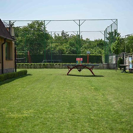 Guest House Erida Trastenik Екстер'єр фото