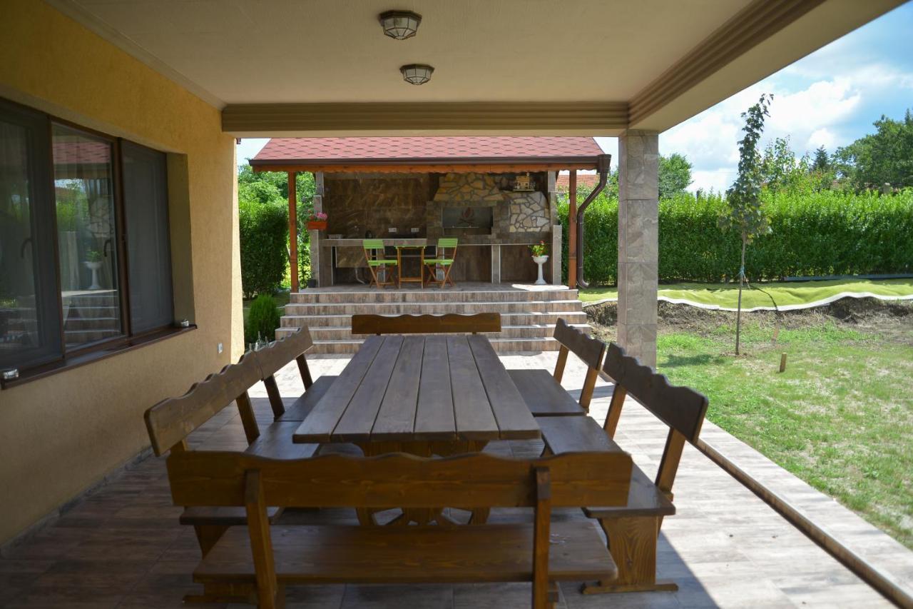 Guest House Erida Trastenik Екстер'єр фото
