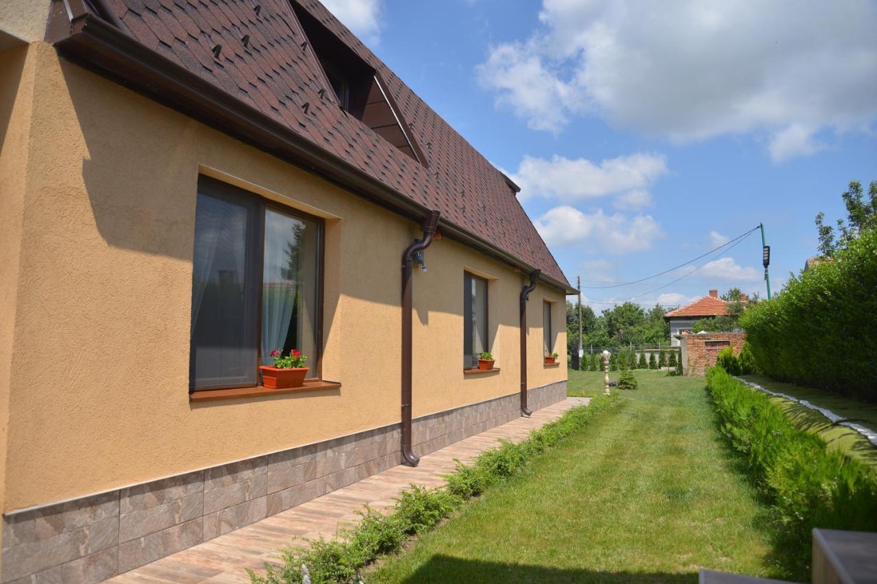 Guest House Erida Trastenik Екстер'єр фото