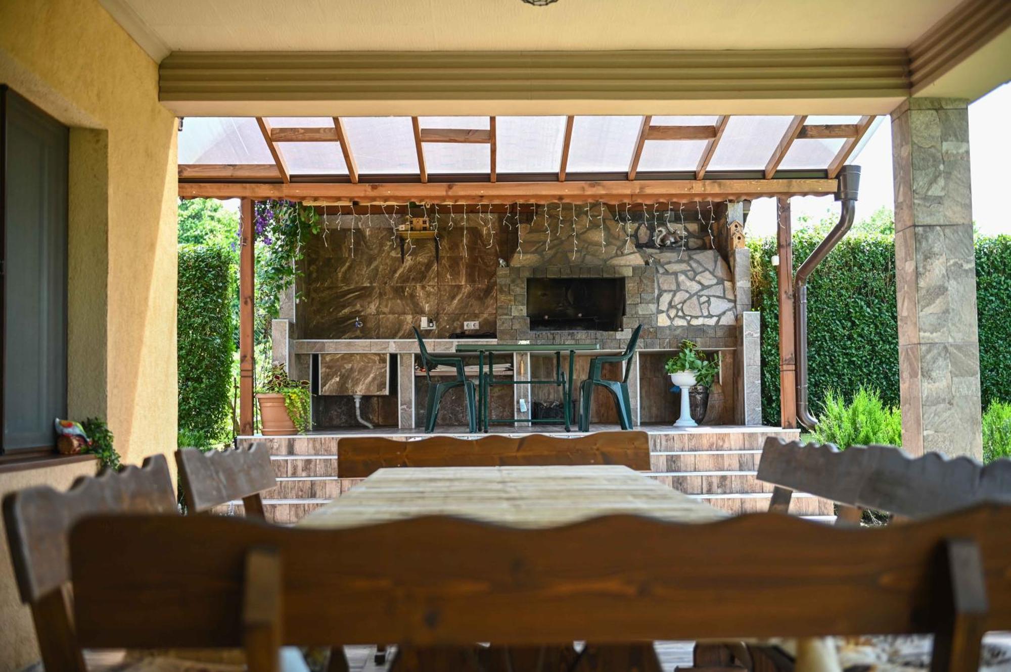 Guest House Erida Trastenik Екстер'єр фото